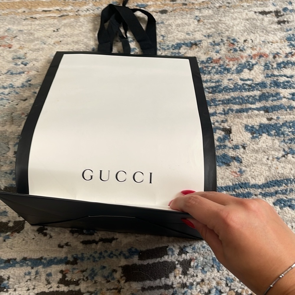 Gucci shopping bags empty - Picture 3 of 3